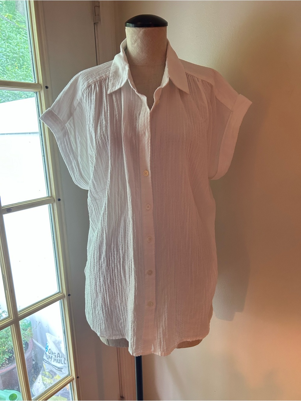 LOFT White Gauze-Texture Button Front cotton blouse. Large